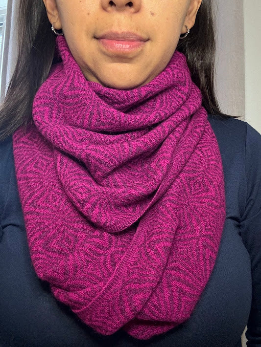 Alpaca Infinity Scarf Fucsia